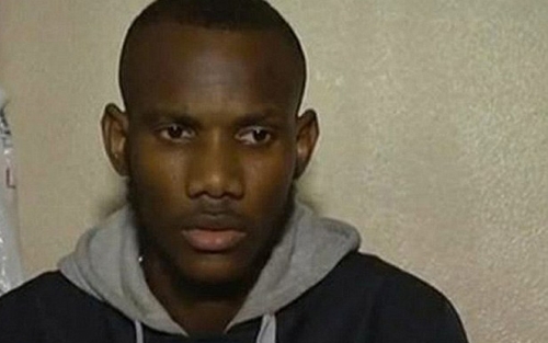 Lassana Bathily đã được người dân ca ngợi vì lòng dũng cảm của mình đã cứu thoát 6 con tin (ảnh: Daily Mail) 