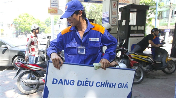 Giá xăng dầu tiếp tục điều chỉnh