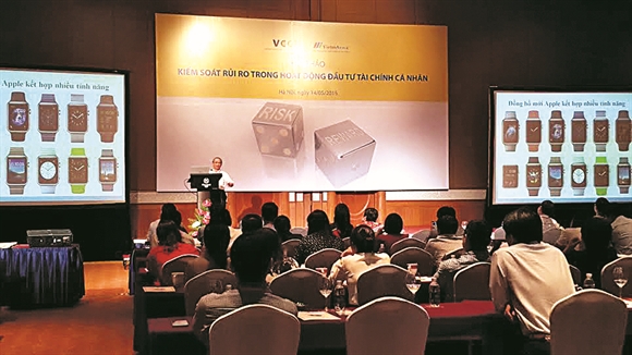 Hội thảo “Kiểm soát rủi ro trong hoạt động dầu tư cá nhân” do VCCI và VietinAviva tổ chức tại Hà Nội