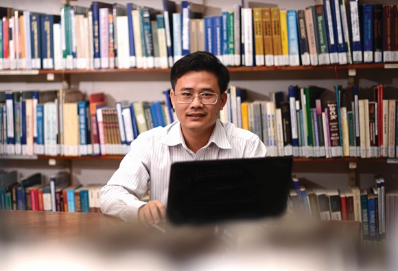 Ông Đỗ Thiên Anh Tuấn, giảng viên Chương trình Giảng dạy Kinh tế Fulbright - Ảnh: Trường Nikon