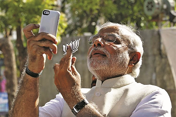 Thủ tướng Ấn Độ Narendra Modi hiện có hơn 12 triệu người theo dõi trên Twitter - Nguồn: wsj.com