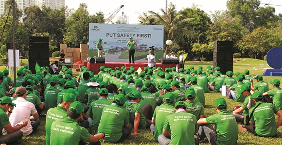Các thành viên của VBL trong ngày hội An toàn & Sức khỏe 2015 tại khu du lịch Văn Thánh, TP.HCM