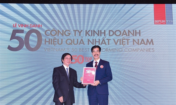 Le trao giai Top 50 Cong ty kinh doanh hieu qua nhat Viet Nam trong nam 2015