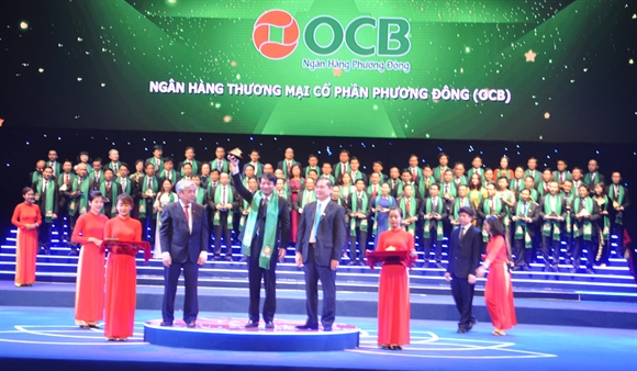 OCB vinh du nhan giai thuong “Sao Vang Dat Viet” nam 2015