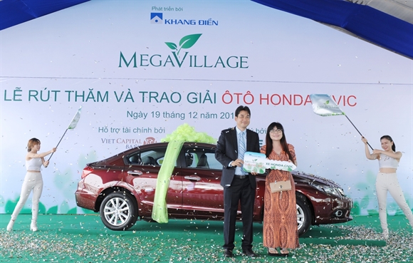 Khang Dien to chuc le boc tham trung xe Honda Civic cho khach hang mua nha tai Mega Village
