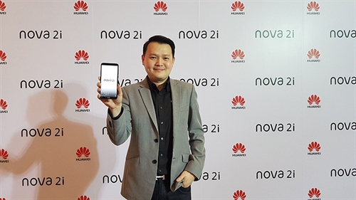 Huawei nova 2i va tham vong dinh nghia lai tam trung
