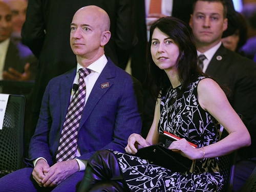 Mot ngay cua nguoi giau nhat the gioi Jeff Bezos 