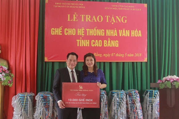Tan Hoang Minh tai tro cho he thong nha van hoa tinh Cao Bang