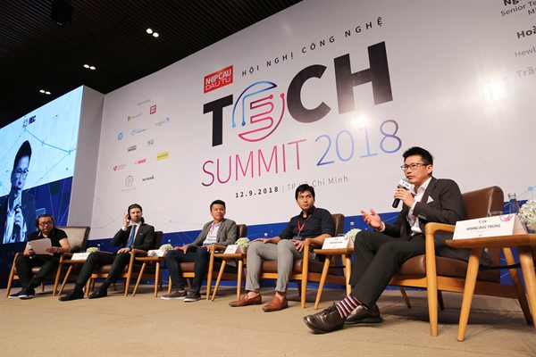 TechSummit  2018: Cong nghe thay doi kinh doanh