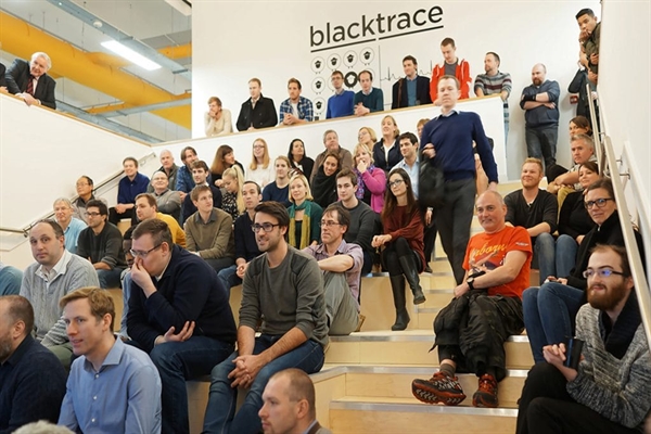 CEO cua Blacktrace Holdings: Startup hay thiet ke san pham tot nhat!