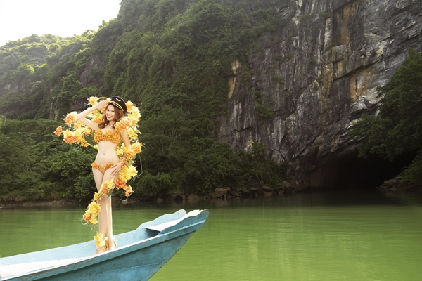 Chao nam moi voi bo lich ‘Bay cung giac mo hoa’ cua Vietjet