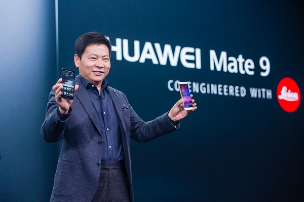 Huawei van muon dan dau the gioi ve smartphone