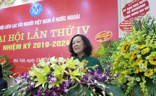 Ong Nguyen Phu Binh tai cu Chu tich Hoi Lien lac voi Nguoi Viet Nam o nuoc ngoai