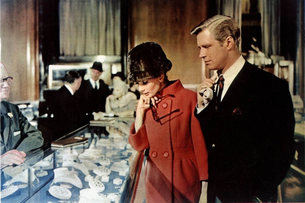 Audrey Hepburn và George Peppard đóng vai chính trong bộ phim Breakfast at Tiffany's năm 1961. ẢNH: PARAMOUNT
