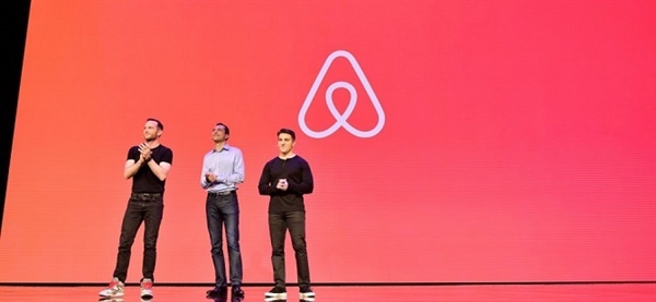 Đại diện Airbnb tại sự kiện công bố tháng 11/2019. Nguồn: BussinessInsider.
