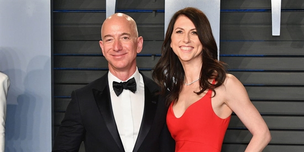 MacKenzie Bezos lần đầu tiên lọt vào danh sách này, với khối tài sản cá nhân là 22 tỷ USD. Nguồn ảnh: BI