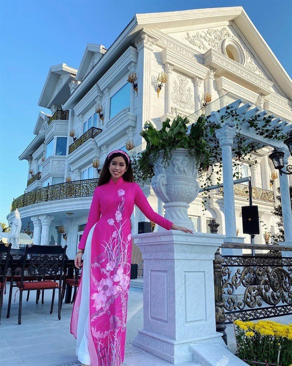 Rich kid Tien Nguyen is seen at her house. Photo: cafeF 