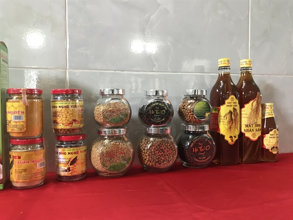 Một số sản phẩm mật ong của Công ty Cổ phần Tập đoàn Xuân Nguyên.