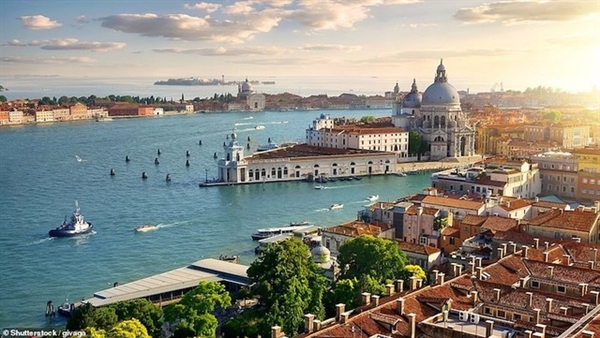 Dễ dàng nhận ra đây là Venice – một trong những thành phố biển nổi tiếng nhất thế giới.