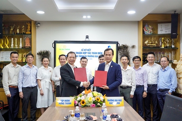 Tập đoàn Hưng Thịnh ký kết hợp tác toàn diện với Đại học Bách Khoa TP.HCM ngày 26.2.2020.