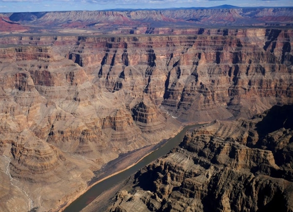 Hẻm núi Grand Canyon là một trong 7 kỳ quan thế giới, đã tồn tại 70 triệu năm và trải dài cho 277 dặm.