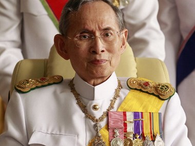Nhà Vua Thái phê chuẩn quyết định giải tán quốc hội