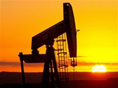 Giá dầu thế giới giảm xuống mức 92 USD mỗi thùng