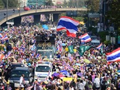 Người biểu tình bắt đầu huy động lực lượng tại Bangkok