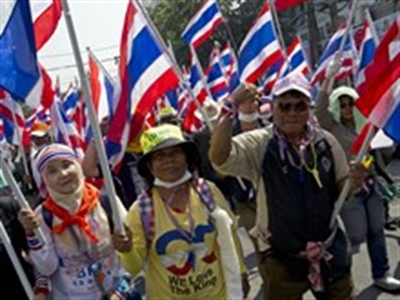 Người biểu tình phong tỏa các điểm bỏ phiếu sớm ở Thái Lan