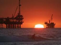 Mỹ cho phép thăm dò dầu mỏ dọc bờ biển phía Đông