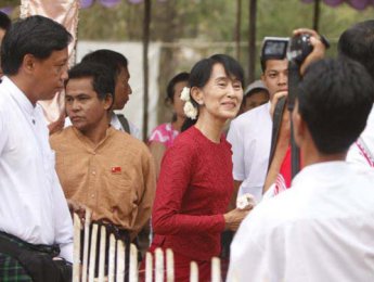 Đảng của nhà hoạt động Suu Kyi thắng lớn trong bầu cử bổ sung ở Myanmar