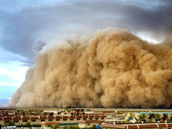 Mưa đá, bão cát lớn hoành hành tại Trung Quốc