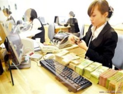 “Việt Nam cắt giảm lãi suất quá nhiều và quá nhanh”