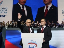 Ông Putin đề cử Medvedev làm lãnh đạo đảng cầm quyền Nga
