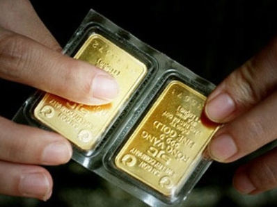 Nhà đầu tư tranh thủ mua vàng khi giá lao dốc