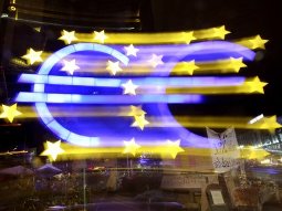 Quỹ đầu tư tháo chạy khỏi hệ thống ngân hàng eurozone