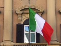 Italia bị hạ tín nhiệm do nguy cơ cần cứu trợ quốc tế