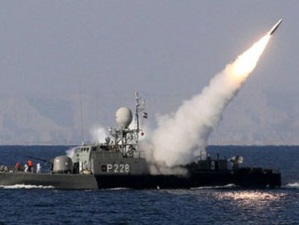 Iran muốn trang bị tên lửa cho tàu chiến tại eo biển Hormuz
