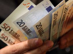 Euro tiếp tục giảm trước các dấu hiệu khủng hoảng