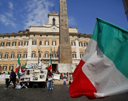Nợ công Italia lập kỷ lục mới