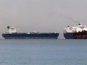 Iran tự nguyện cấp bảo hiểm cho tàu dầu nước ngoài để đối phó cấm vận