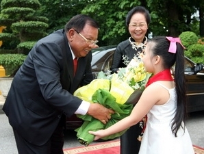 Phó Chủ tịch nước Lào thăm chính thức Việt Nam
