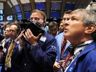 S&P 500 cao nhất hơn 2 tháng nhờ báo cáo lợi nhuận doanh nghiệp