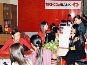 Techcombank hạ các lãi suất các khoản vay cũ về tối đa 15%/năm