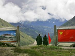 Trung Quốc - Ấn Độ chạy đua vũ trang trên 