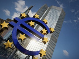 ECB duy trì lãi suất siêu thấp