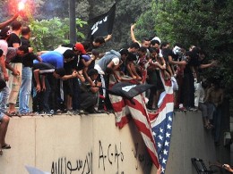 Làn sóng biểu tình của người Hồi giáo phản đối Mỹ lan tới Indonesia