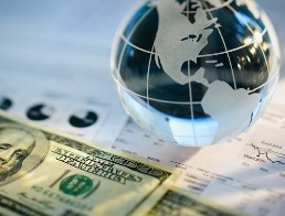 IMF sắp tiếp tục hạ dự báo tăng trưởng kinh tế toàn cầu