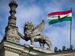 Hungary cần gói cứu trợ 12-15 tỷ euro từ IMF