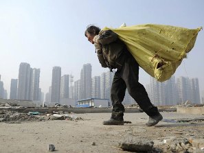 Chênh lệch giàu nghèo Trung Quốc còn ở mức nguy hiểm trong thập kỷ tới